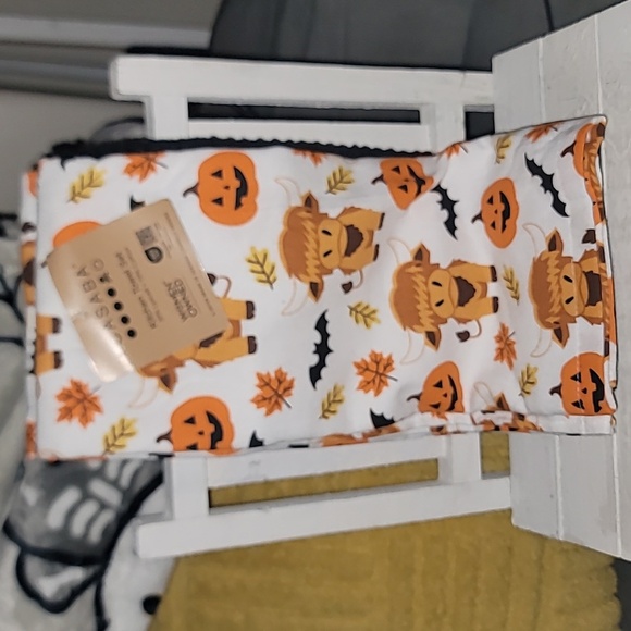 Halloween Themed Towels with Cows and Pumpkins 3 Pack - Picture 1 of 3